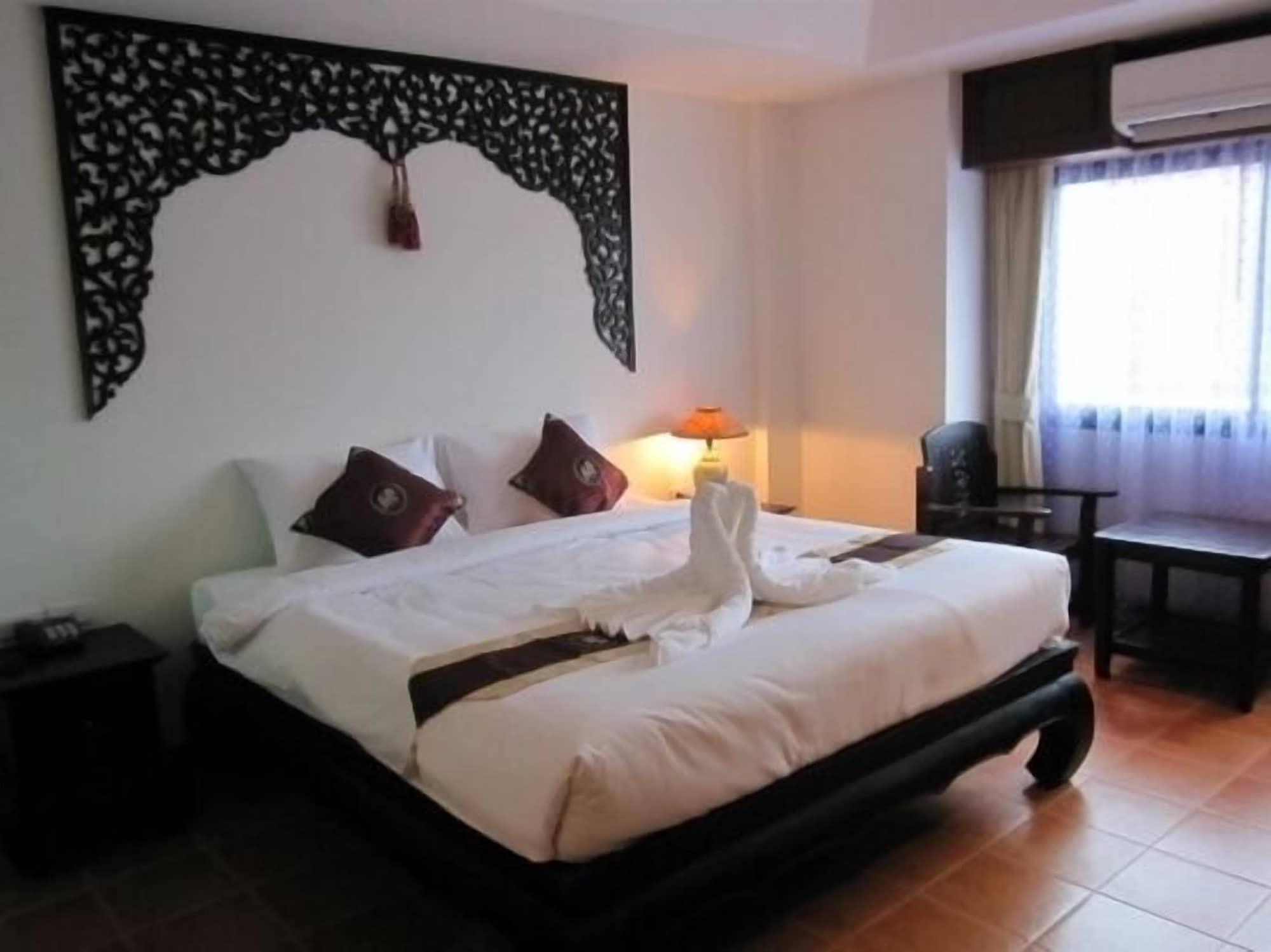 Wangburapa Grand Hotel Chiang Mai Exteriör bild