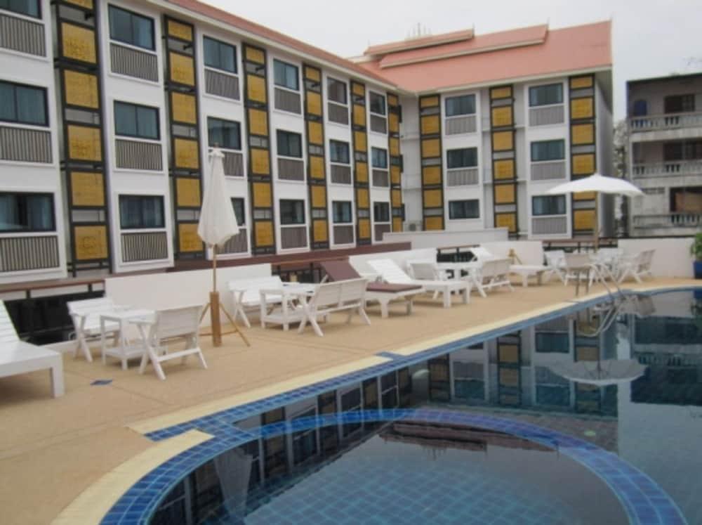 Wangburapa Grand Hotel Chiang Mai Exteriör bild