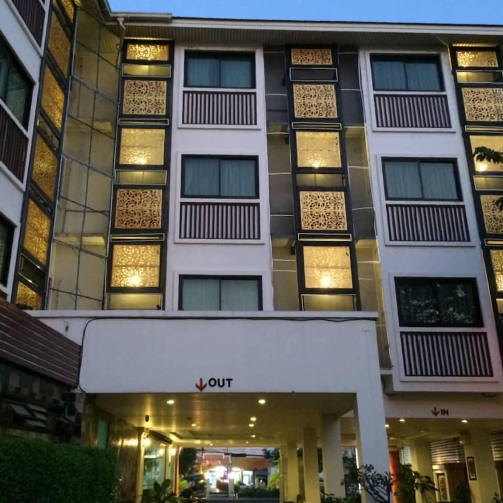 Wangburapa Grand Hotel Chiang Mai Exteriör bild