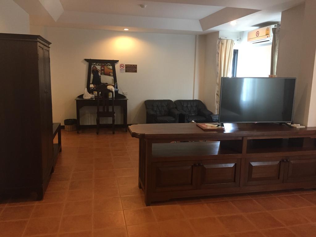 Wangburapa Grand Hotel Chiang Mai Exteriör bild