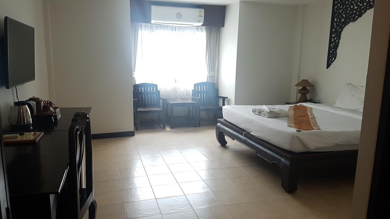 Wangburapa Grand Hotel Chiang Mai Exteriör bild