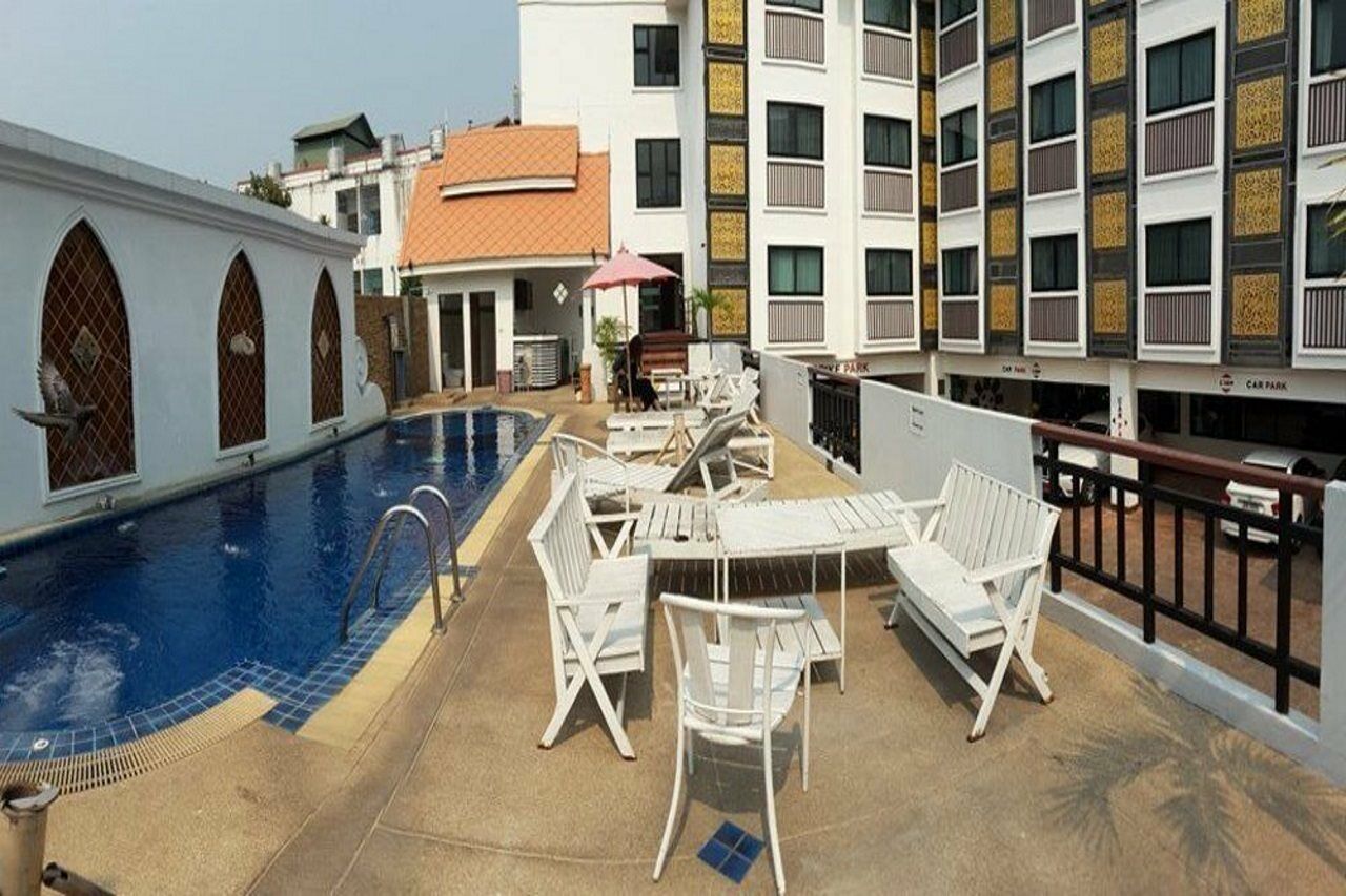 Wangburapa Grand Hotel Chiang Mai Exteriör bild